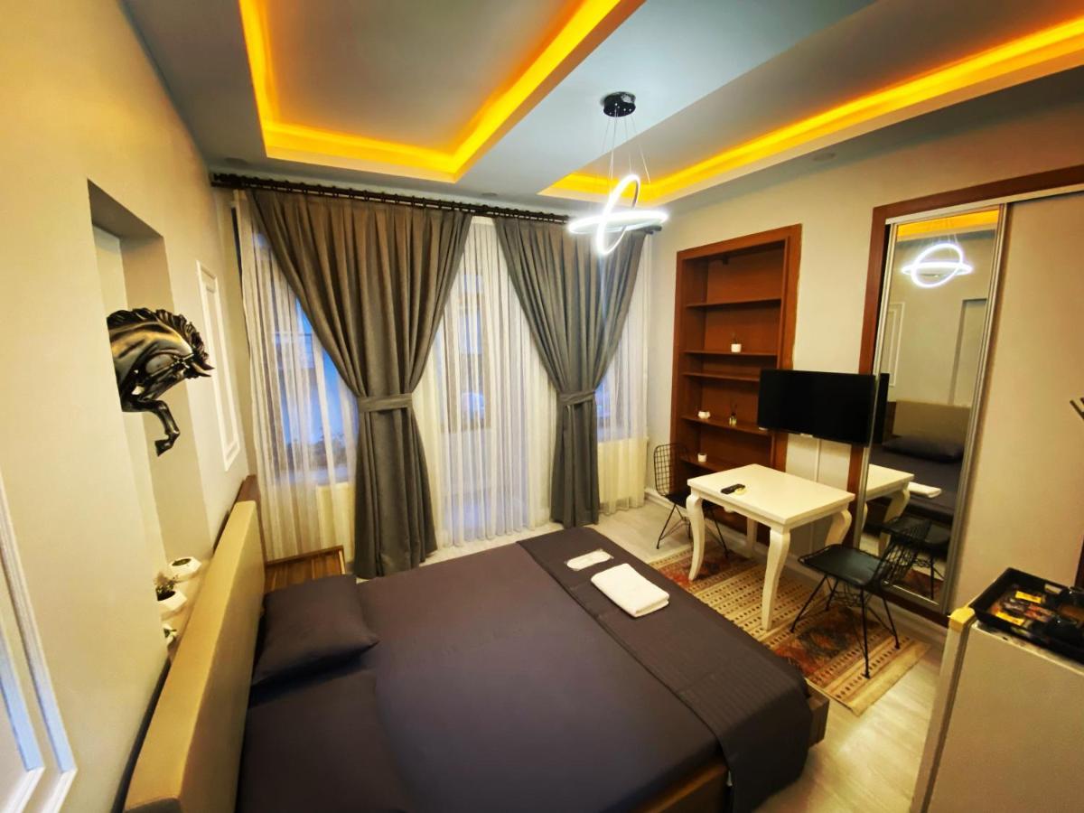 Moon Suit Taksim Istanbul Exterior photo